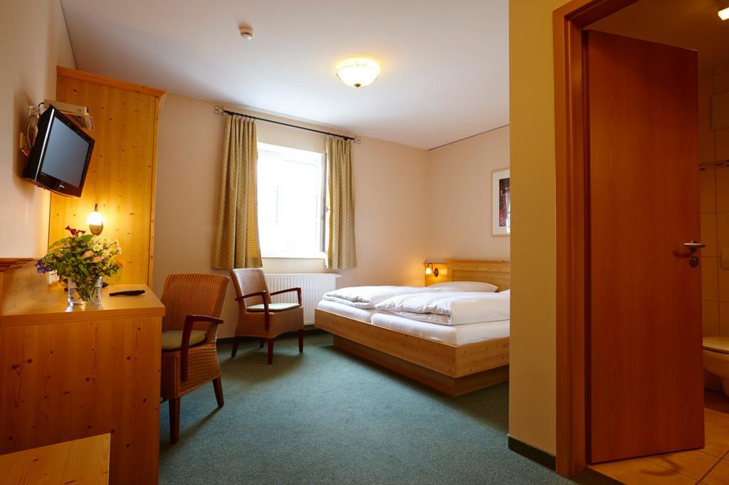 Hotel Eberl Hattenhofen  Eksteriør bilde